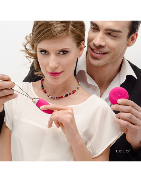 LELO - LYLA 2 INSIGNIA DESIGN EDITION HUEVO-MASAJEADOR FUCSIA