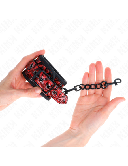 KINK - MUÑEQUERAS CON PATRÓN DE DIAMANTES ROJO OSCURO AJUSTABLE 17-26 CM X 5.5 CM