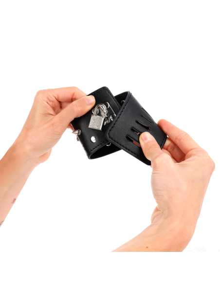 KINK - MUÑEQUERAS ESTILO PUNK CON PINCHOS 25 X 6 CM