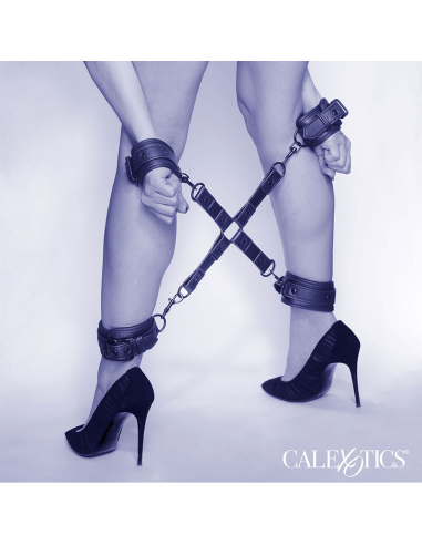 CALEXOTICS - NOCTURNAL CONECTOR HOG TIE CUERO AJUSTABLE NEGRO