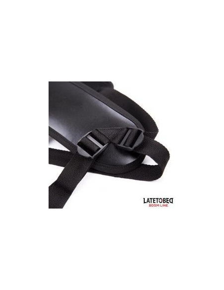 LATOBED BDSM LINE - Arnés con Cinturón Ancho Ajustable | SEXPLACE.MX